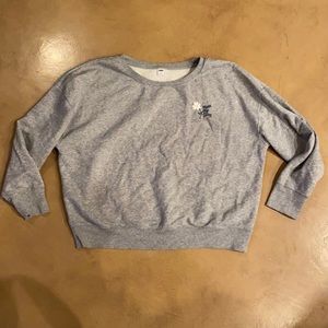 White heather gray crewneck